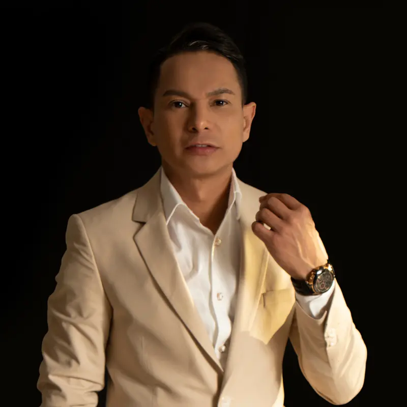 JORGE PABUENA (Cantante y Compositor)